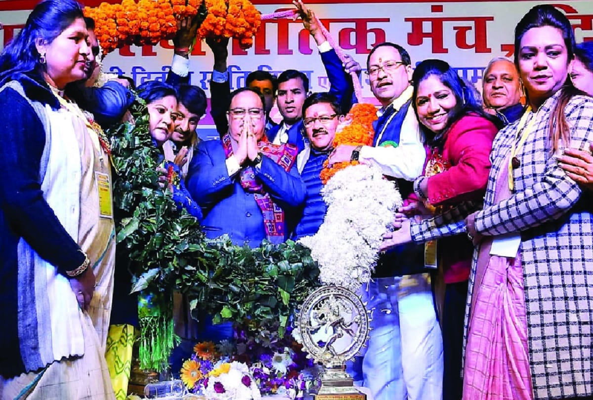 Nadda says who distribute everything free in Delhi Could not even give water to refugees 
