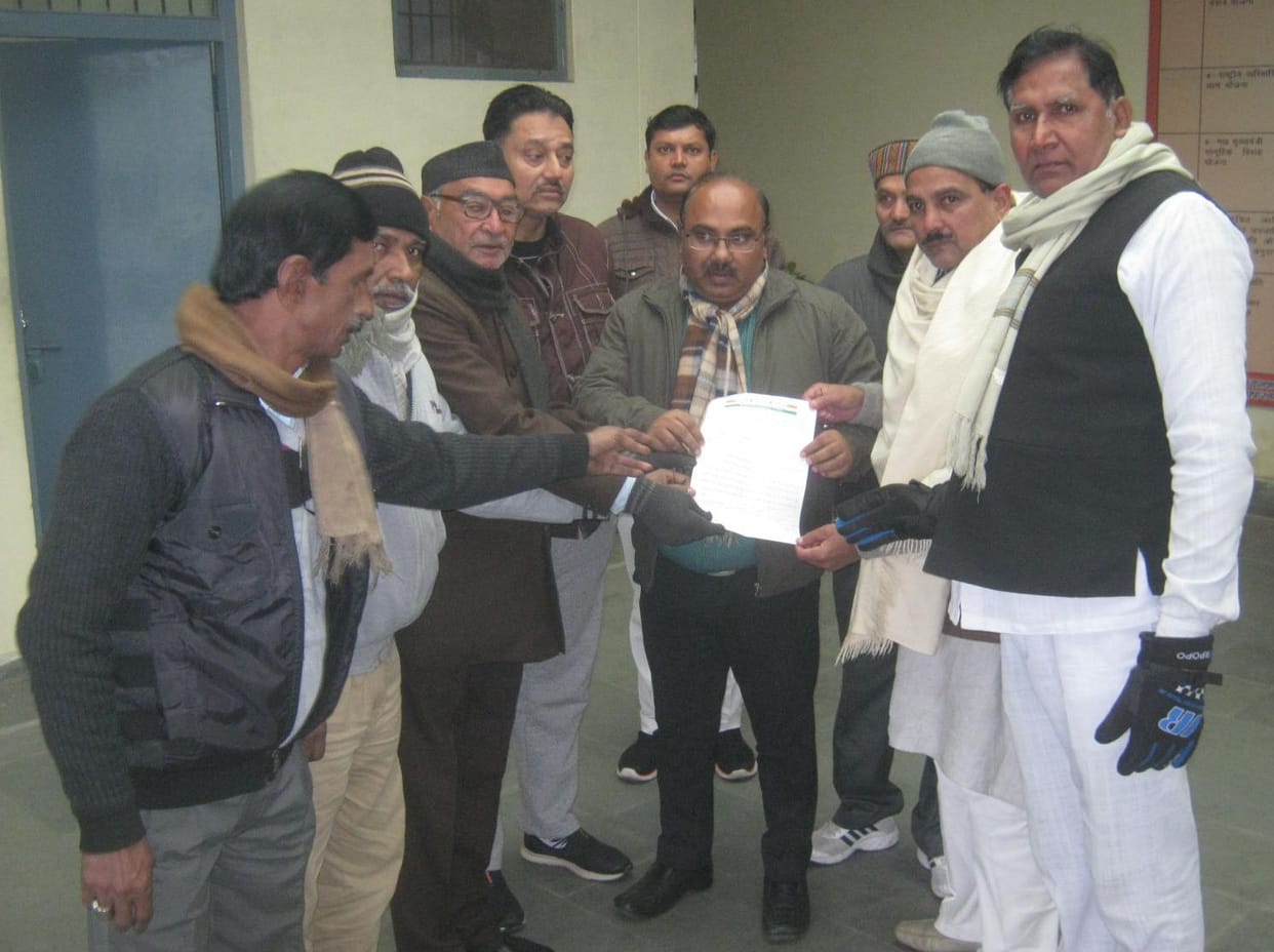 Congress workers submitted memorandum to SDM in Khatauli