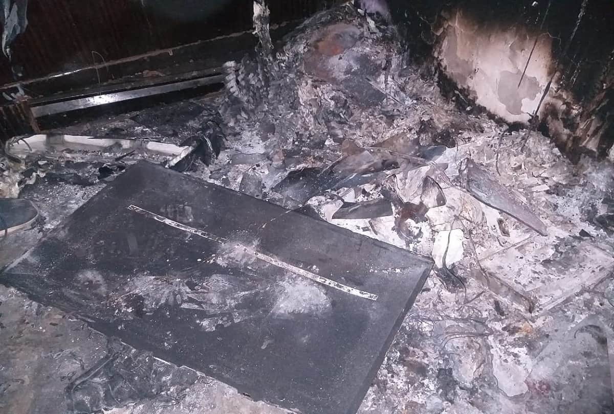 ghaziabad fire bodies of five children found wrapped with Tai