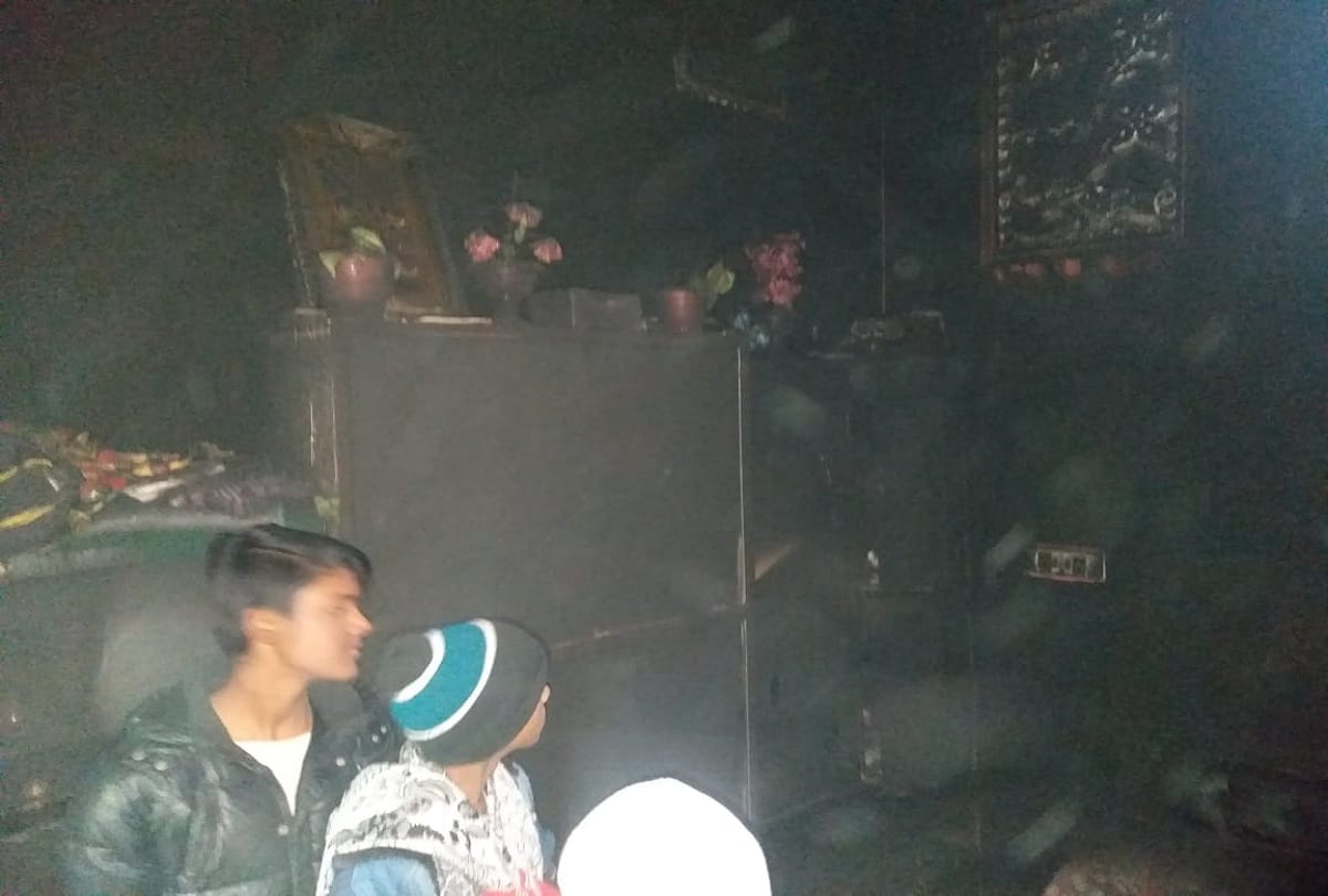 Ghaziabad Loni fire accident news many children of two families died 