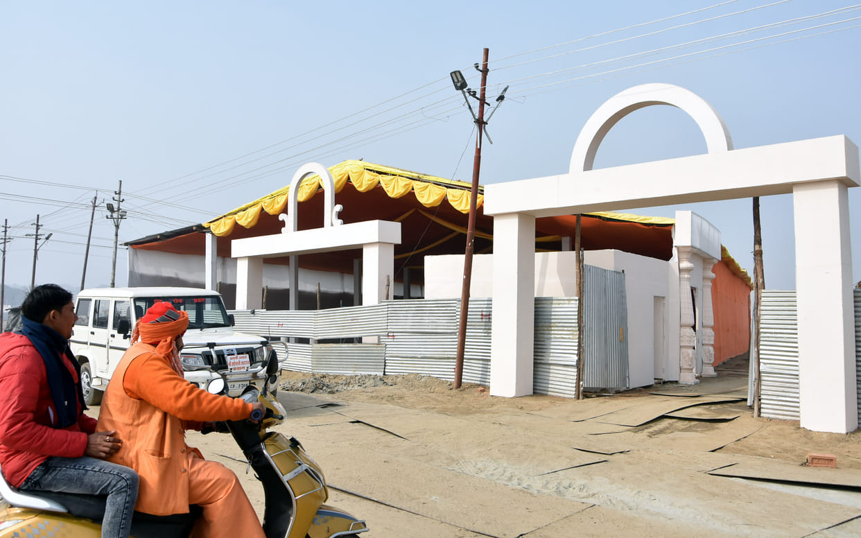 Bathing Ghat, three km away from the camps of Kalpavis, 40% work of Magh fair is still incomplete