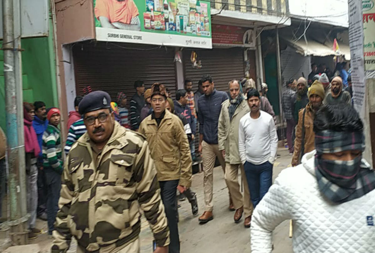 Gun Firing at Market in Karhal Mainpuri Shops Closed