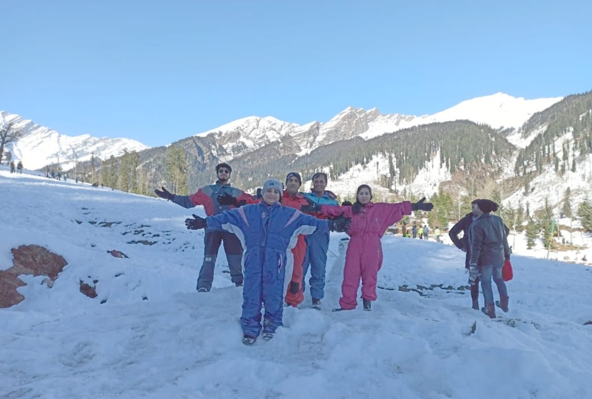 New year 2020 celebration tourists crowd in shimla manali dalhousie