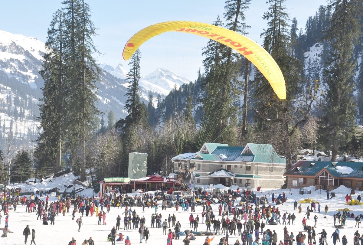 New year 2020 celebration tourists crowd in shimla manali dalhousie