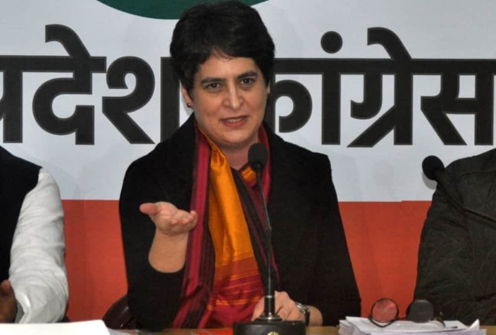 Congress leaders gave information of lathi charge on NSUI to Priyanka Gandhi in University