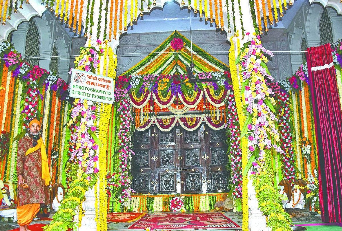 devotees gathering in Mathura Vrindavan for new year 2020 celebrations