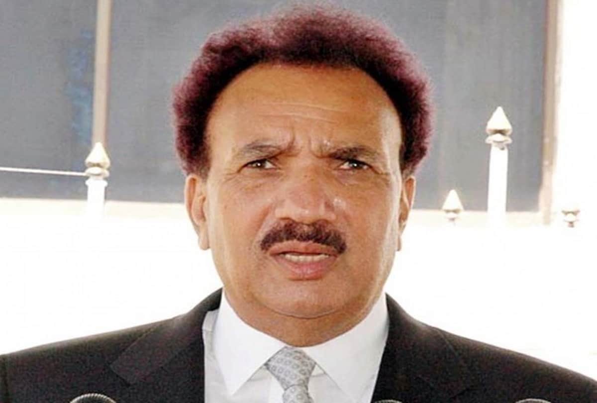 Ex Pakistani Minister Rehman Malik shares Adult Film Stars photos as Anti CAA protesters Got Trolled