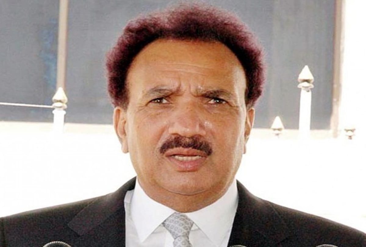 Ex Pakistani Minister Rehman Malik shares Adult Film Stars photos as Anti CAA protesters Got Trolled