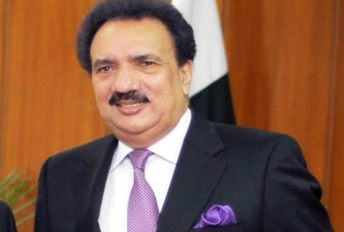 Ex Pakistani Minister Rehman Malik shares Adult Film Stars photos as Anti CAA protesters Got Trolled