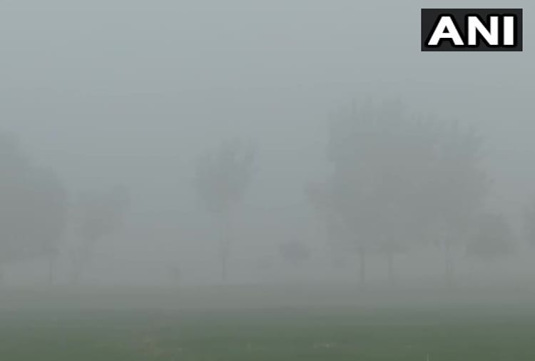 Punjab: Dense fog at Attari-Wagah border, BSF