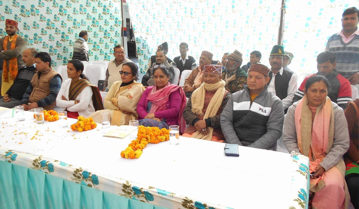 People danced to the songs of Sangeeta Dhoundiyal