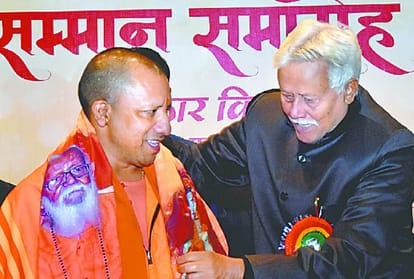 CM Yogi Adityanath speaks in Hindi Samman samaroh against some writers of country