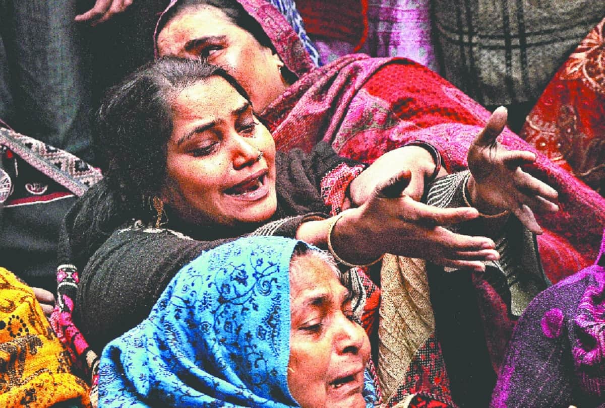 Ghaziabad News: fire in house at Loni six died