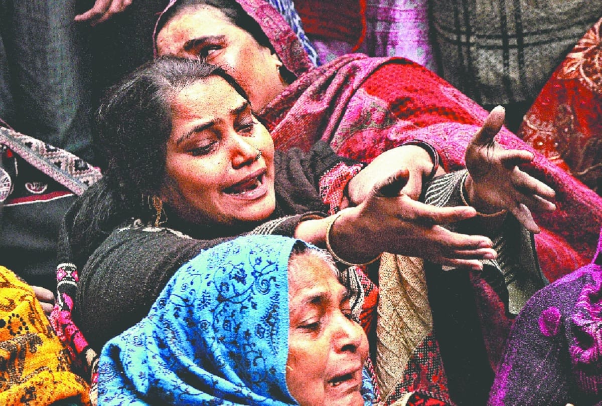 Ghaziabad News: fire in house at Loni six died