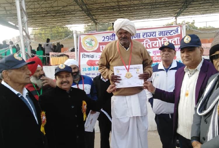 The elderly Perform well in sports during Cold wave In Haryana