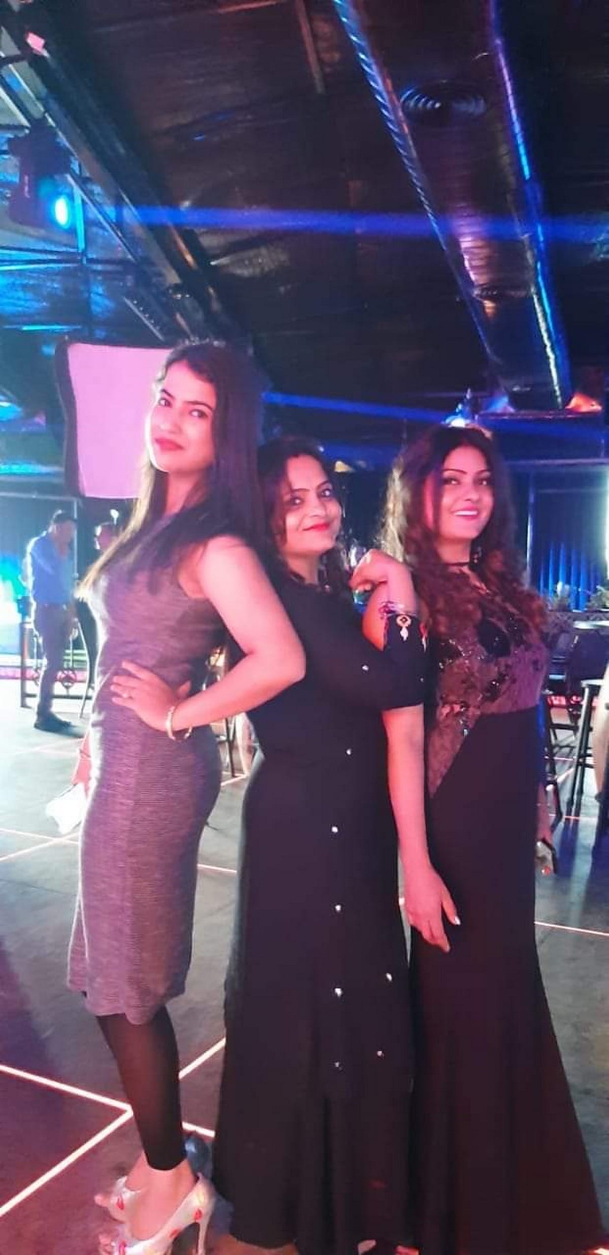 Lady like to wear wester outfit in new year party in varanasi