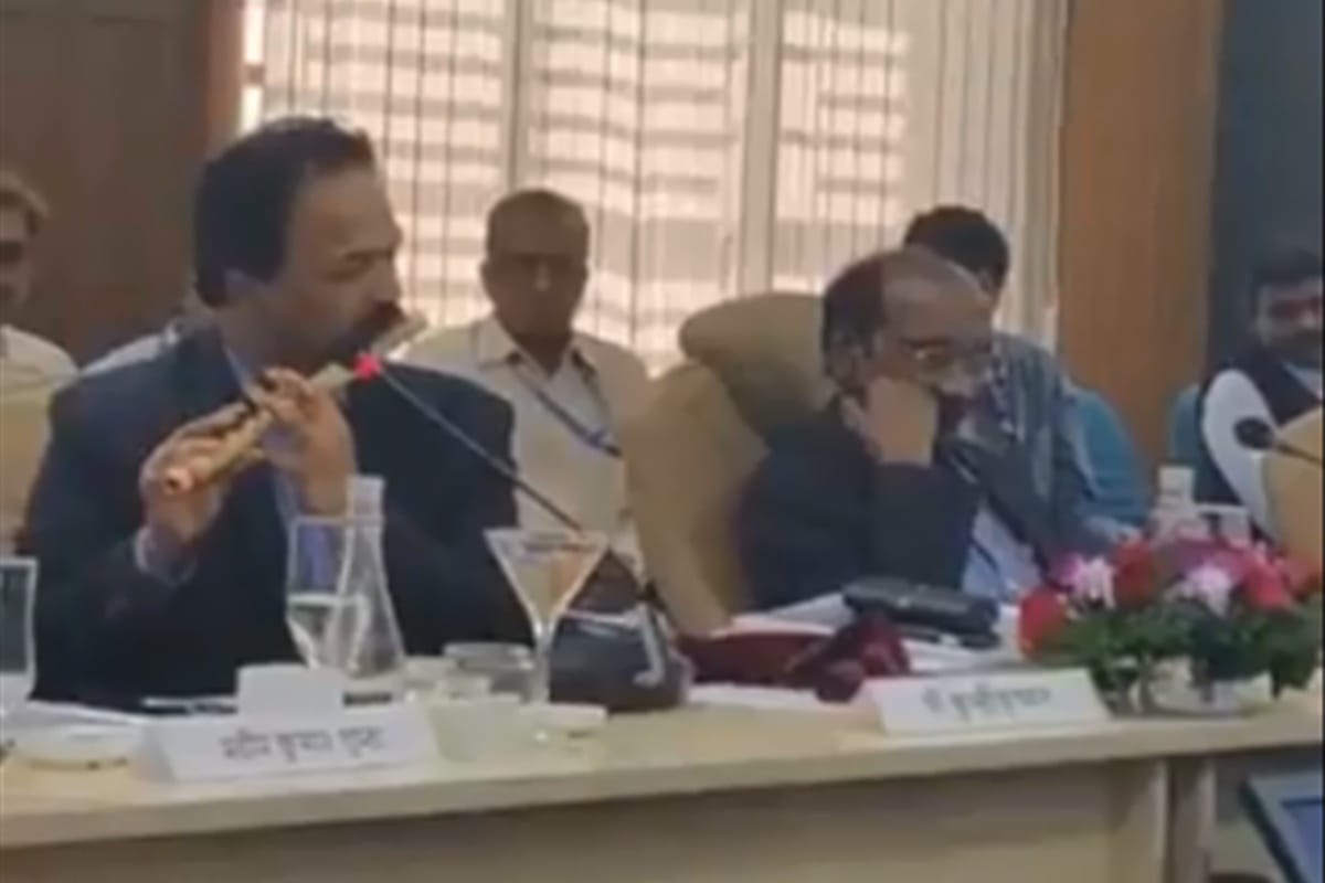 ISRO scientist P Kunhikrishnan give flute performance at PSC meeting, jairam ramesh shared video