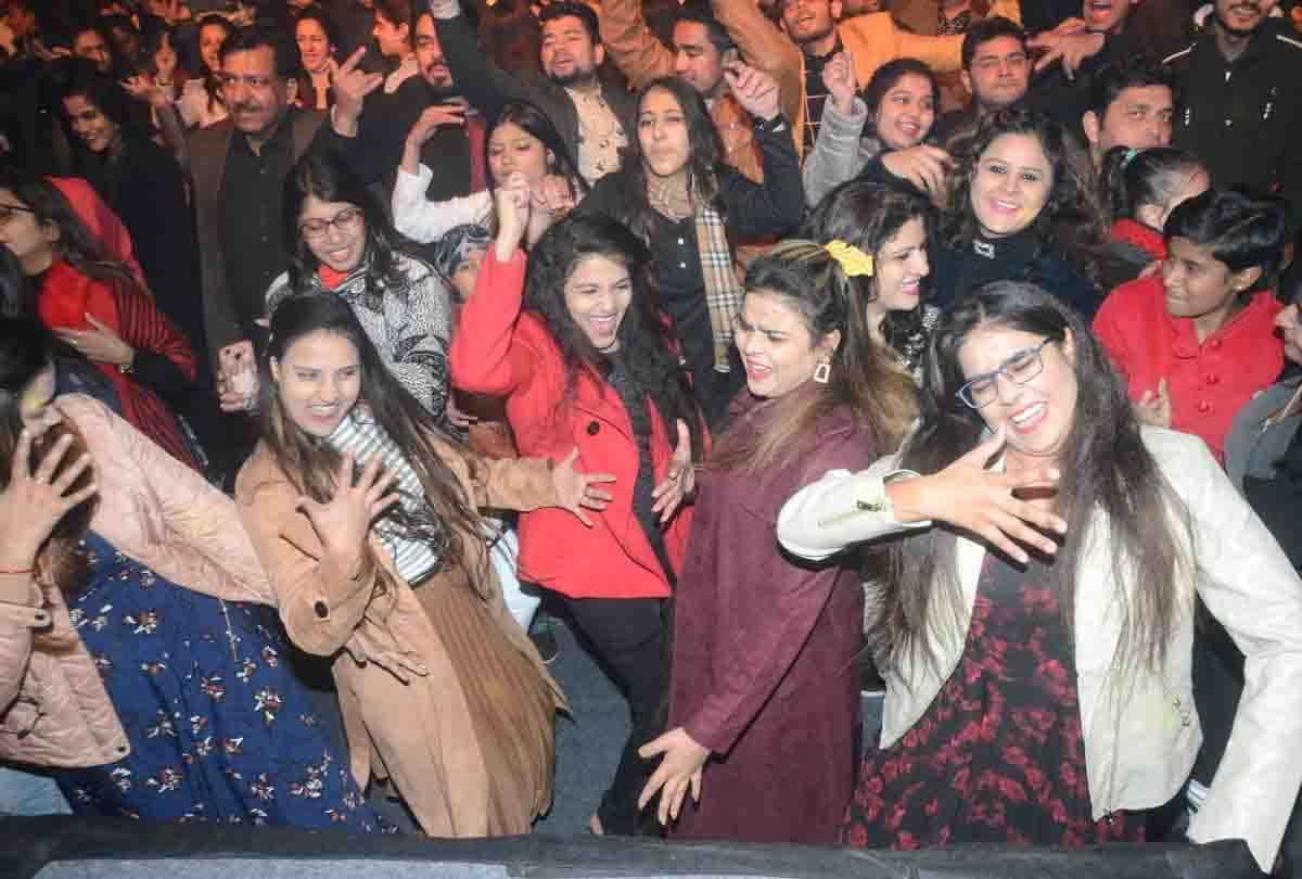 In the harsh winter in Kanpur, the city dwelt in the New Year celebrations till late in the night