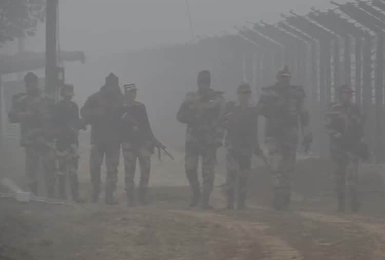 Punjab: Dense fog at Attari-Wagah border, BSF