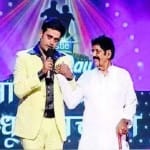 रवि किशन के उनके पिता श्याम नारायण शुक्ल। फाइल