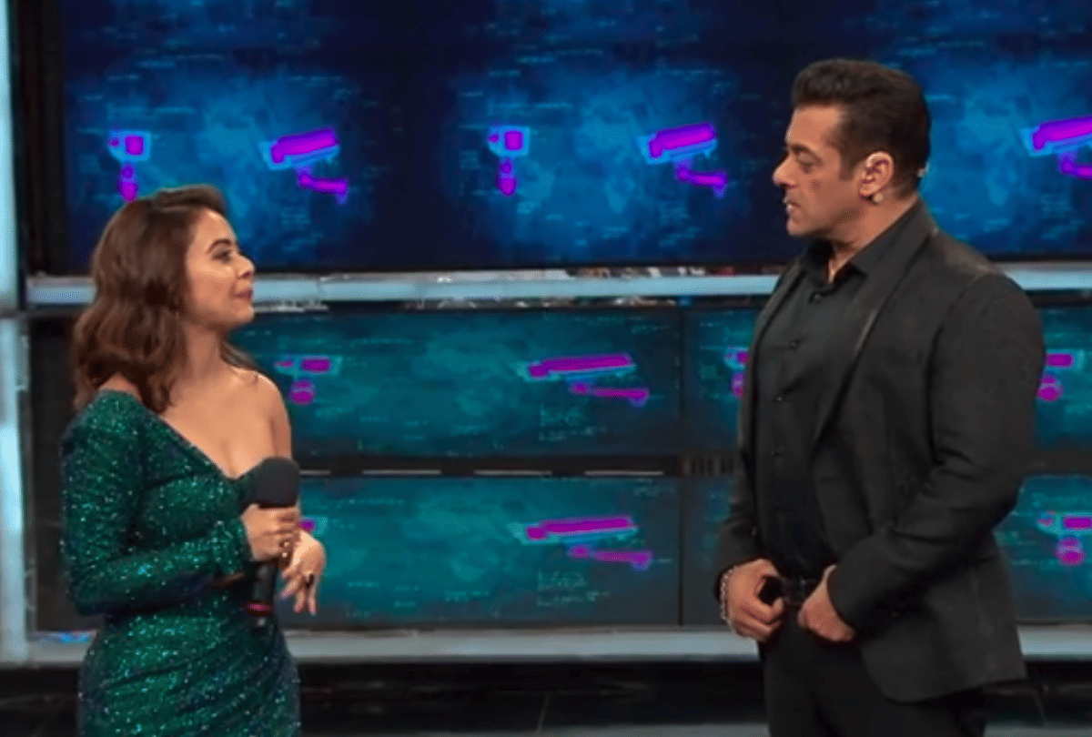 bigg boss 13 salman khan takes sidharth shukla rashami desai in weekend ka vaar