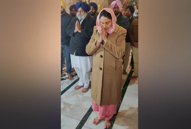 New Year 2020, Harsimrat Kaur Badal and Sukhbir Singh Badal offered Prayers at Golden Temple