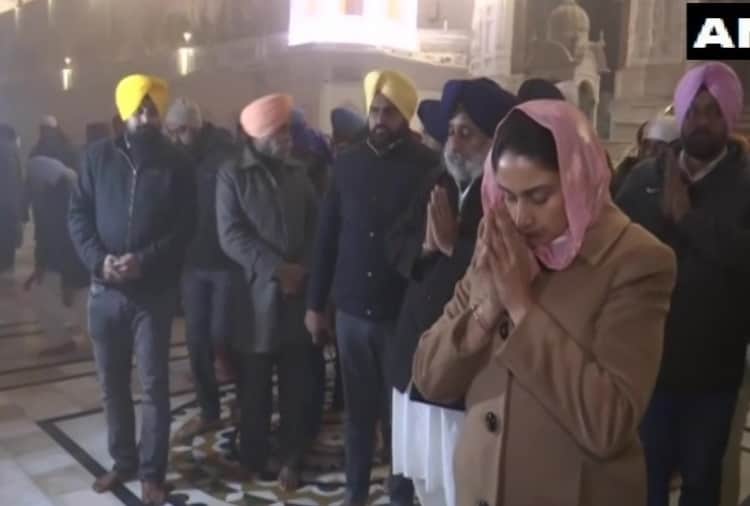 New Year 2020, Harsimrat Kaur Badal and Sukhbir Singh Badal offered Prayers at Golden Temple