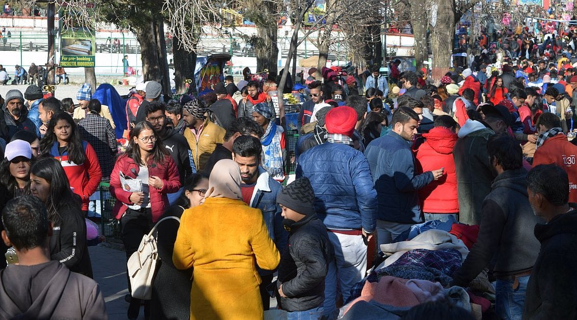 nainital was filled with tourists on the ocassion of  new year