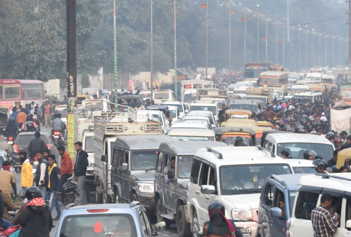 traffic jam police fail at new year 2020 celebration in gorakhpur