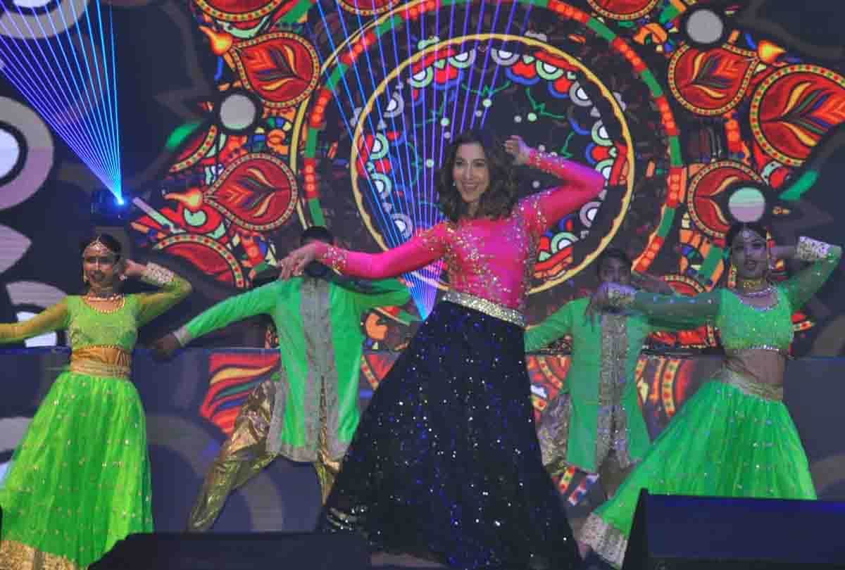 In the harsh winter in Kanpur, the city dwelt in the New Year celebrations till late in the night