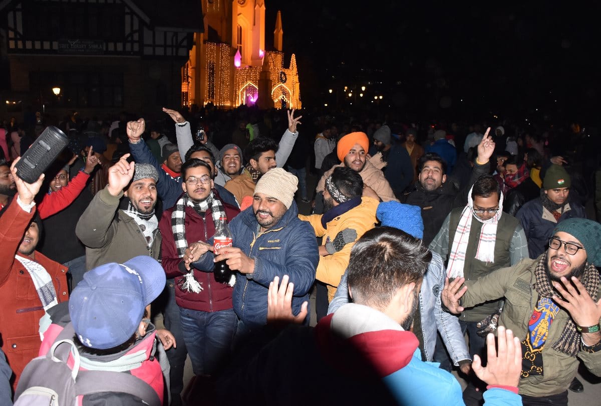 New year 2020 celebration by tourists in shimla in himachal pradesh