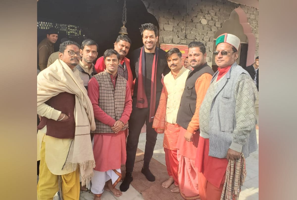 actor rajat bedi pay obeisance at jwalamukhi temple himachal pradesh