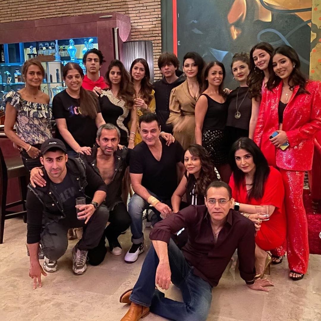 New Year 2020 Shah rukh Khan and Gauri Khan celebrates new year with bollywood stars