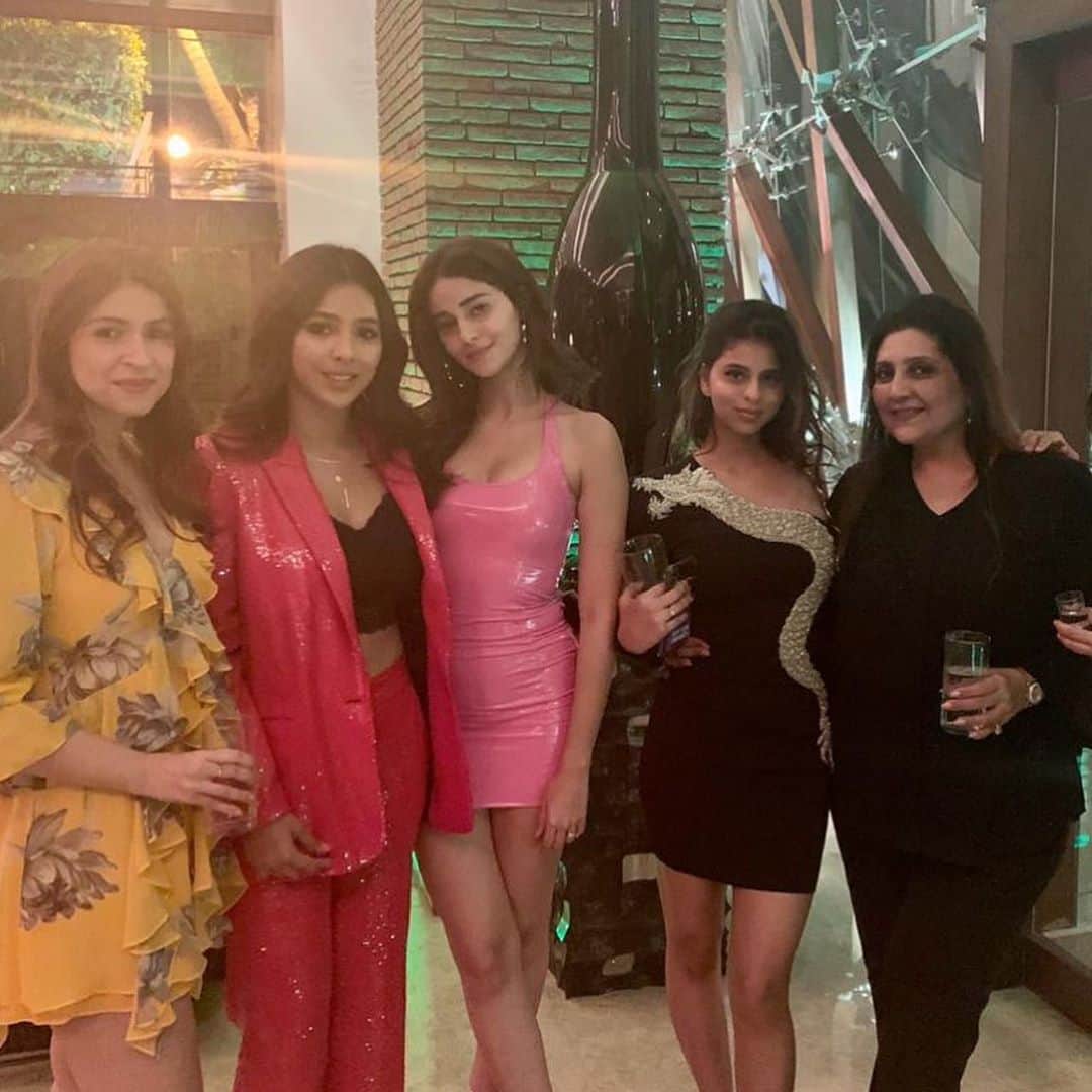 New Year 2020 Shah rukh Khan and Gauri Khan celebrates new year with bollywood stars