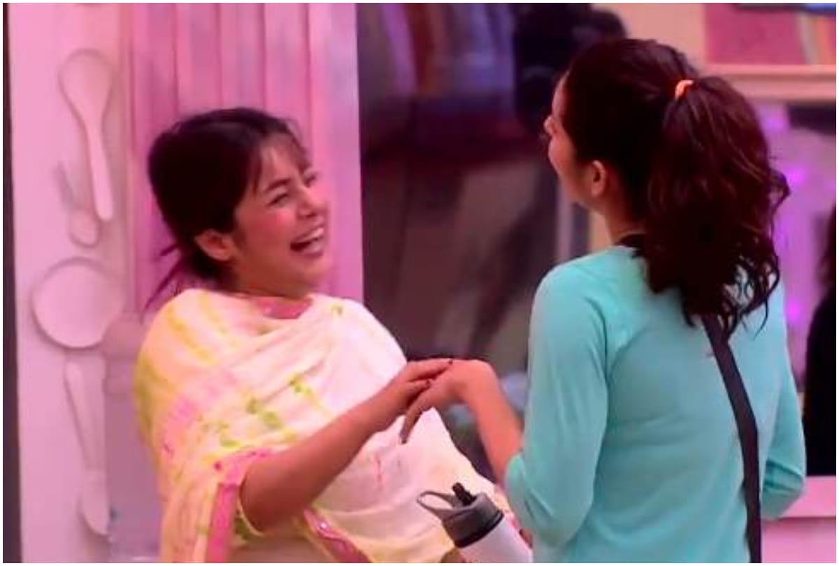 Bigg Boss 13 Shehnaz Kaur Gill makes fun on Vishal Aditya Singh Madhurima Tuli