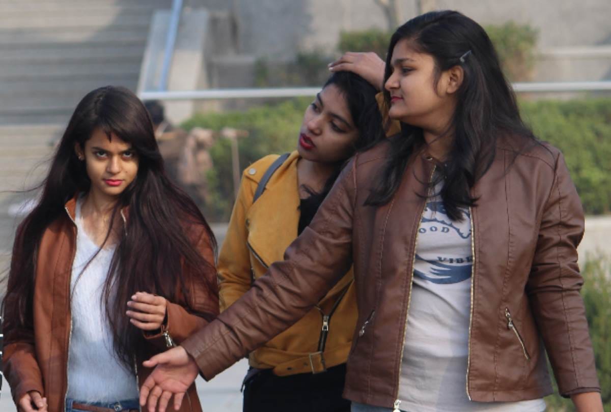 After seven years, temperature of lucknow reached below one degree Celsius.