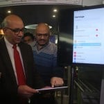 दिल्ली मेट्रो में पहली बार चालू हुई wifi सर्विस , wifi की शुरुआत करते डीएमआरसी के एमडी मंगू सिंह