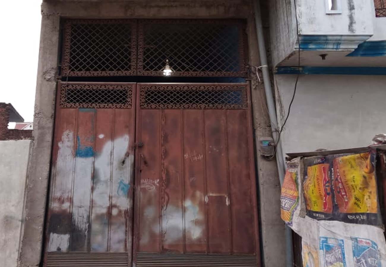 Two died of suffocation and three in critical condition in kanpur