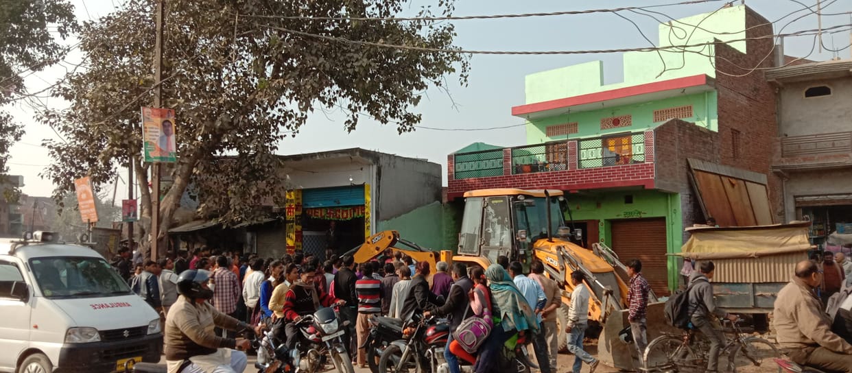 Encroachment removed from Rudri turn to Kashi Das temple