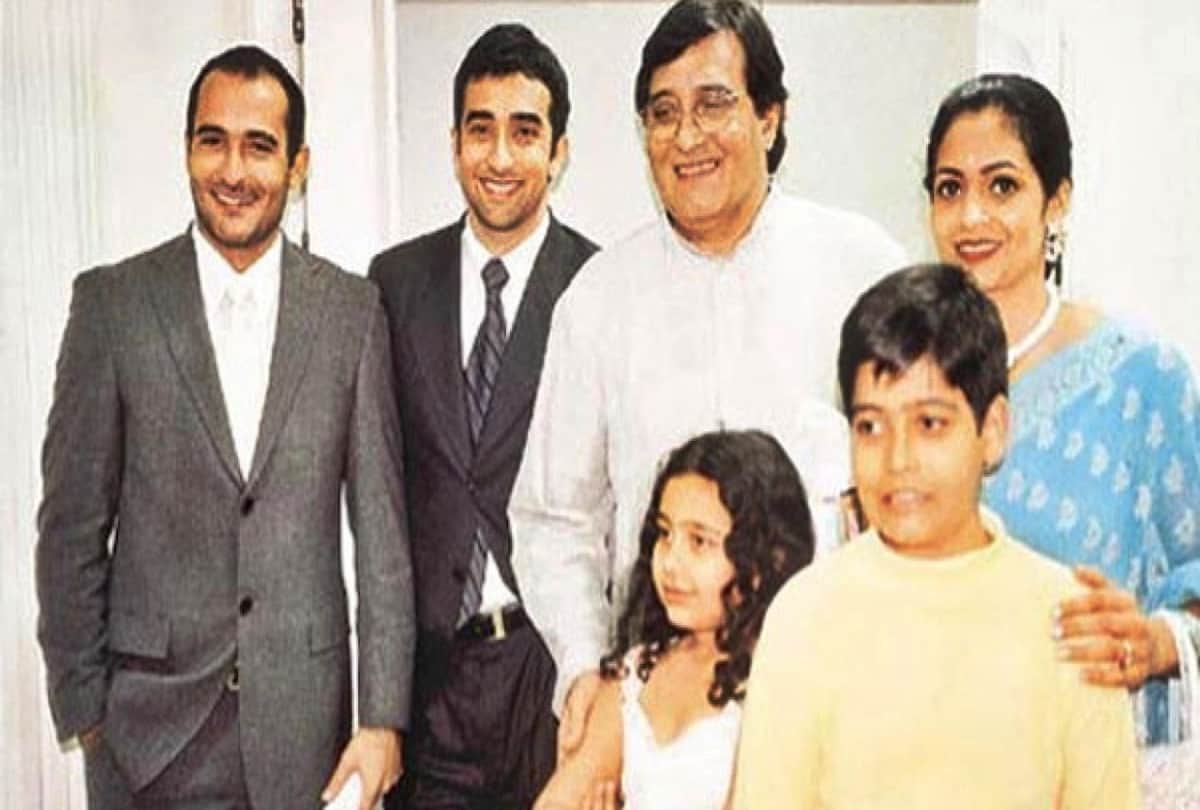 Bollywood Actor Akshaye Khanna talks about father vinod khanna and Osho