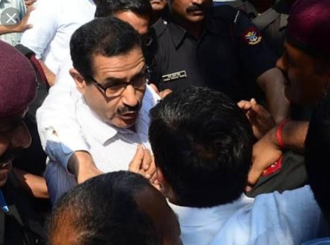 Hanglu was the most controversial vice-chancellor of Allahabad University so far