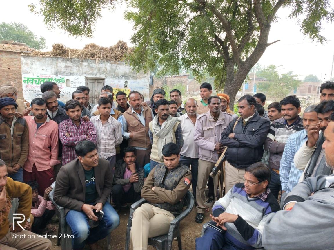 Villagers angry over lack of cow shed, jammed animals by bringing them