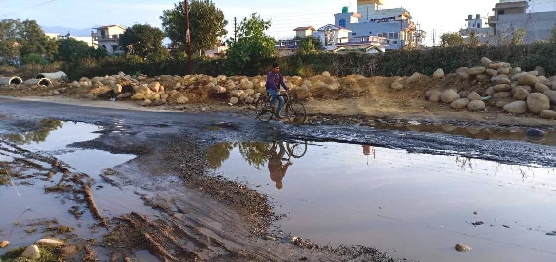 Trouble: Goole damaged, water flowing on the road