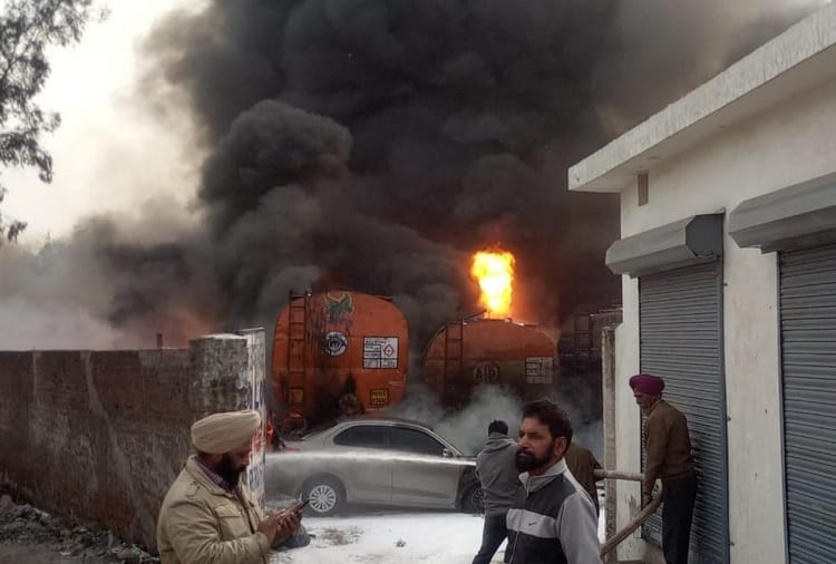 Fire Broke Out in Diesal Tanker at Mandi Gobindgarh