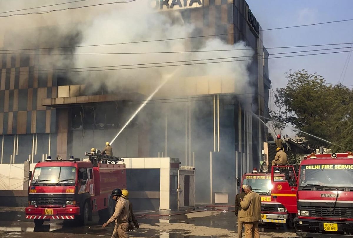 delhi factory fire see in photos the tragic incident of peeragarhi one fireman dead