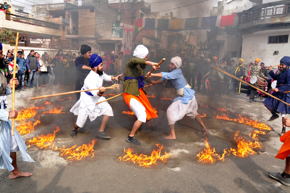 Nagar Kirtan taken out with bandbars on Prakashotsav