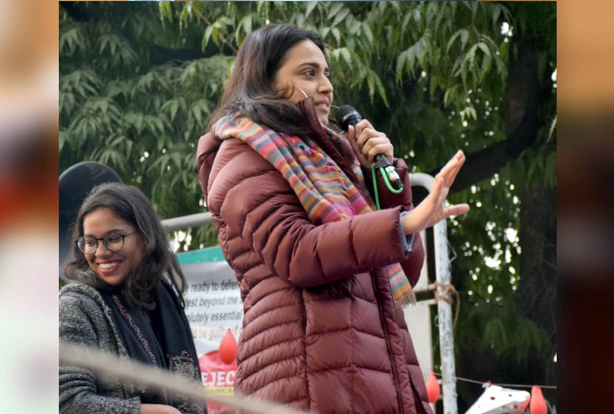 CAA NRC protest actors to poets and students start satyagraha against citizenship act at jamia delhi