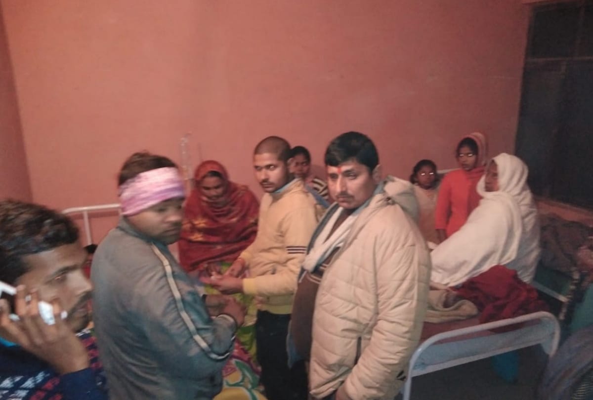 Many people injured in road accident at Kushinagar