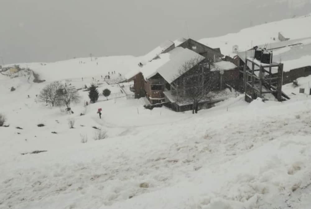 Snow Covered Auli Like Heaven after year 2020 first snowfall See Beautiful Visuals