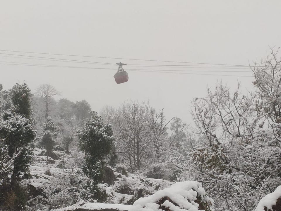 Snow Covered Auli Like Heaven after year 2020 first snowfall See Beautiful Visuals